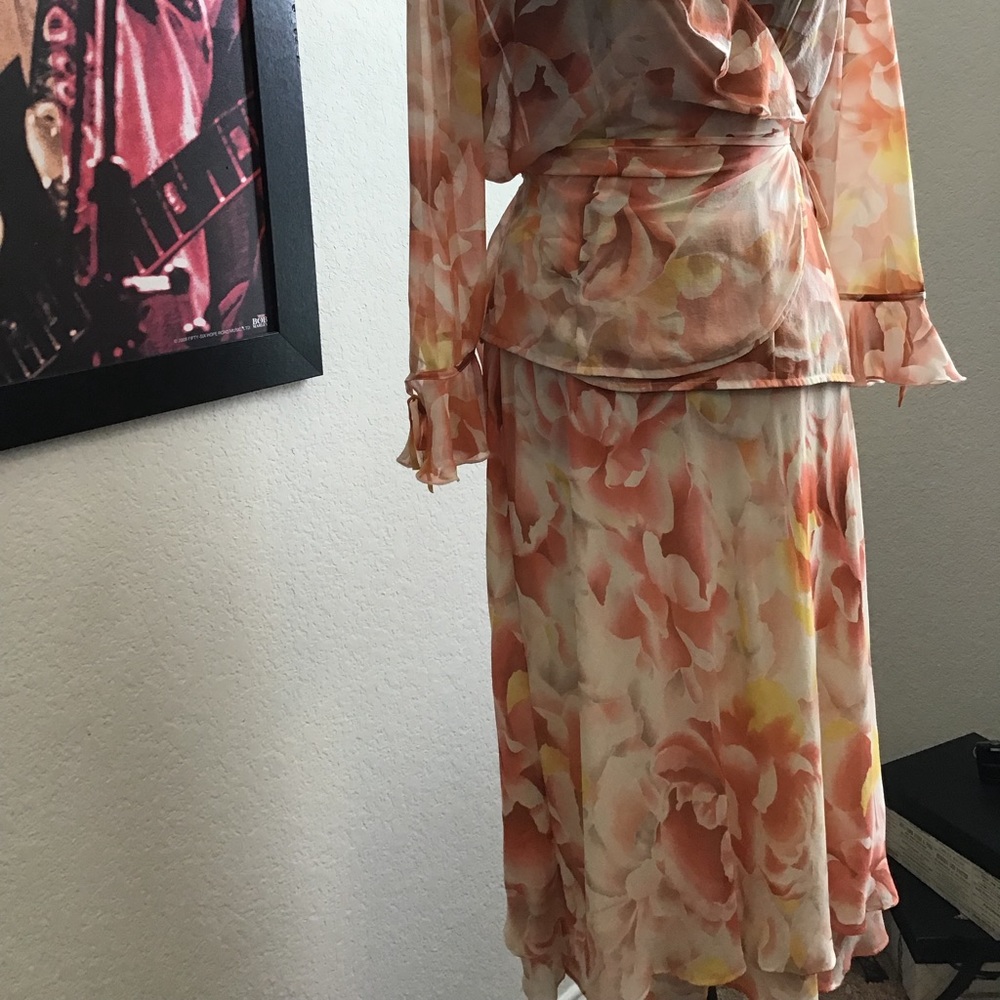 The Limited - Picture 4 of 6